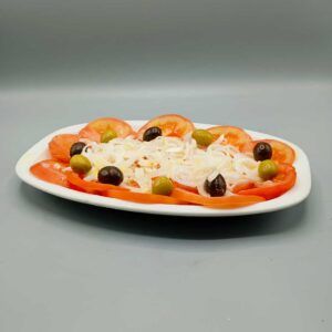 Ensalada de tomate, cebolla y ajo