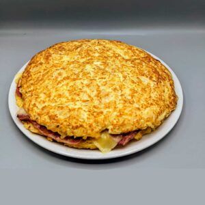 Tortilla rellena de bacon y queso