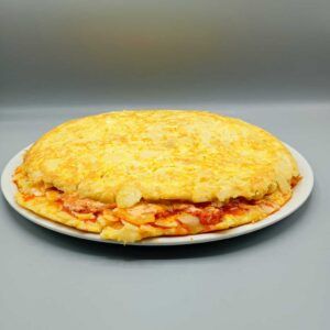 Tortilla de patatas con sobrasada y queso brie